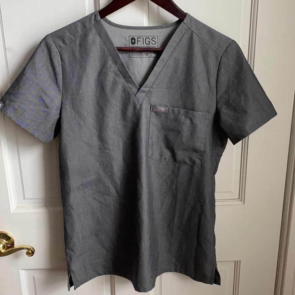 Figs scrub top